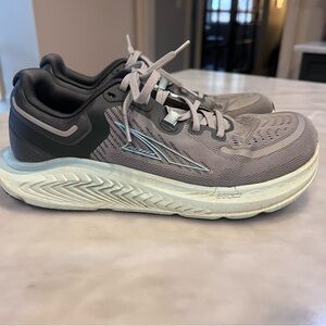 Altra Paradigm 7 Shoes.  Women’s size 9